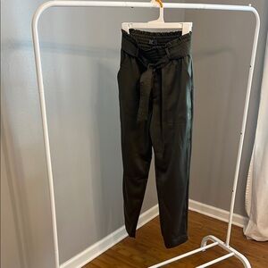 NWT Abercrombie & Fitch Dark Green High-Waisted Pants with Belt - size small